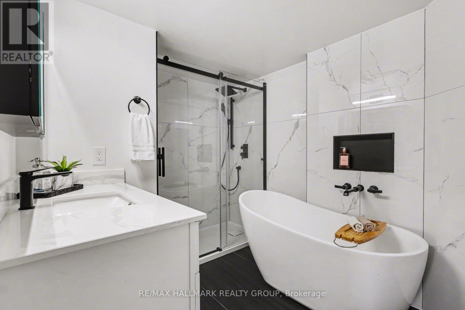 301b - 995 North River Road, Ottawa, Ontario  K1K 3V5 - Photo 17 - X12909784