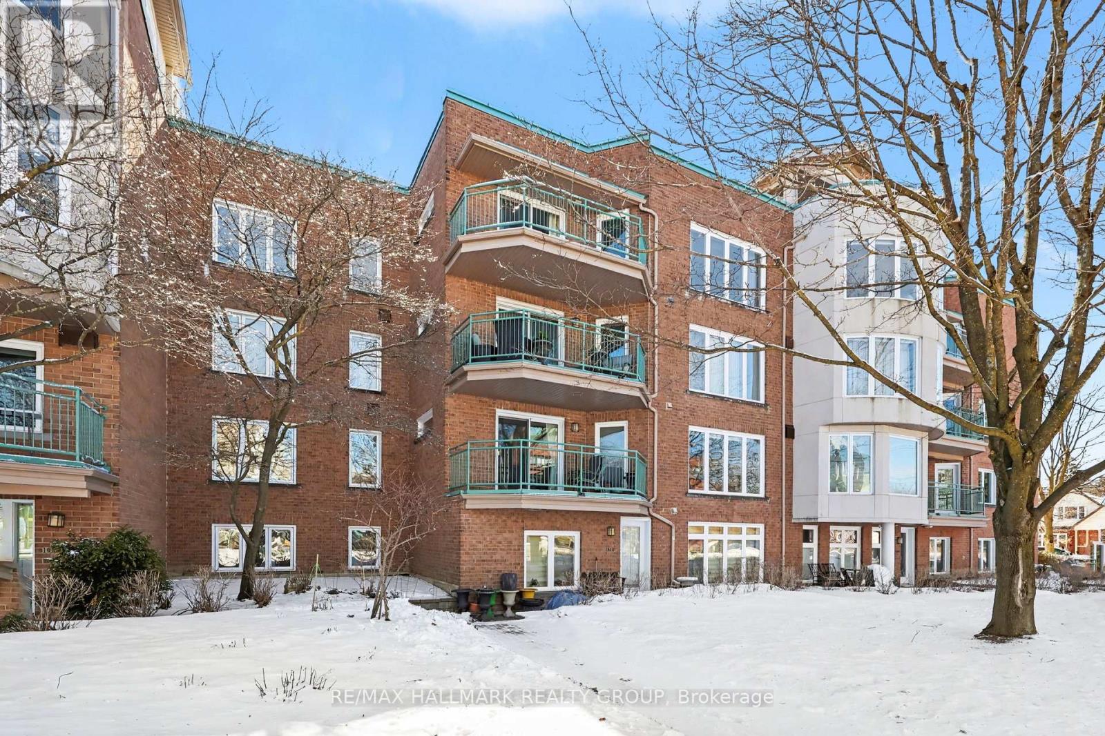 301b - 995 North River Road, Ottawa, Ontario  K1K 3V5 - Photo 2 - X12909784