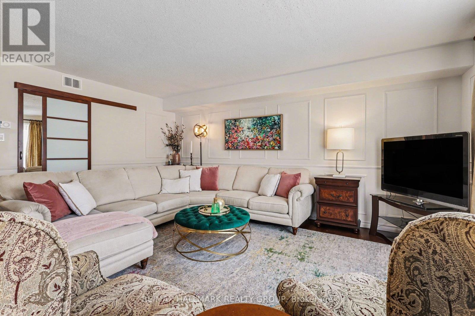 301b - 995 North River Road, Ottawa, Ontario  K1K 3V5 - Photo 7 - X12909784