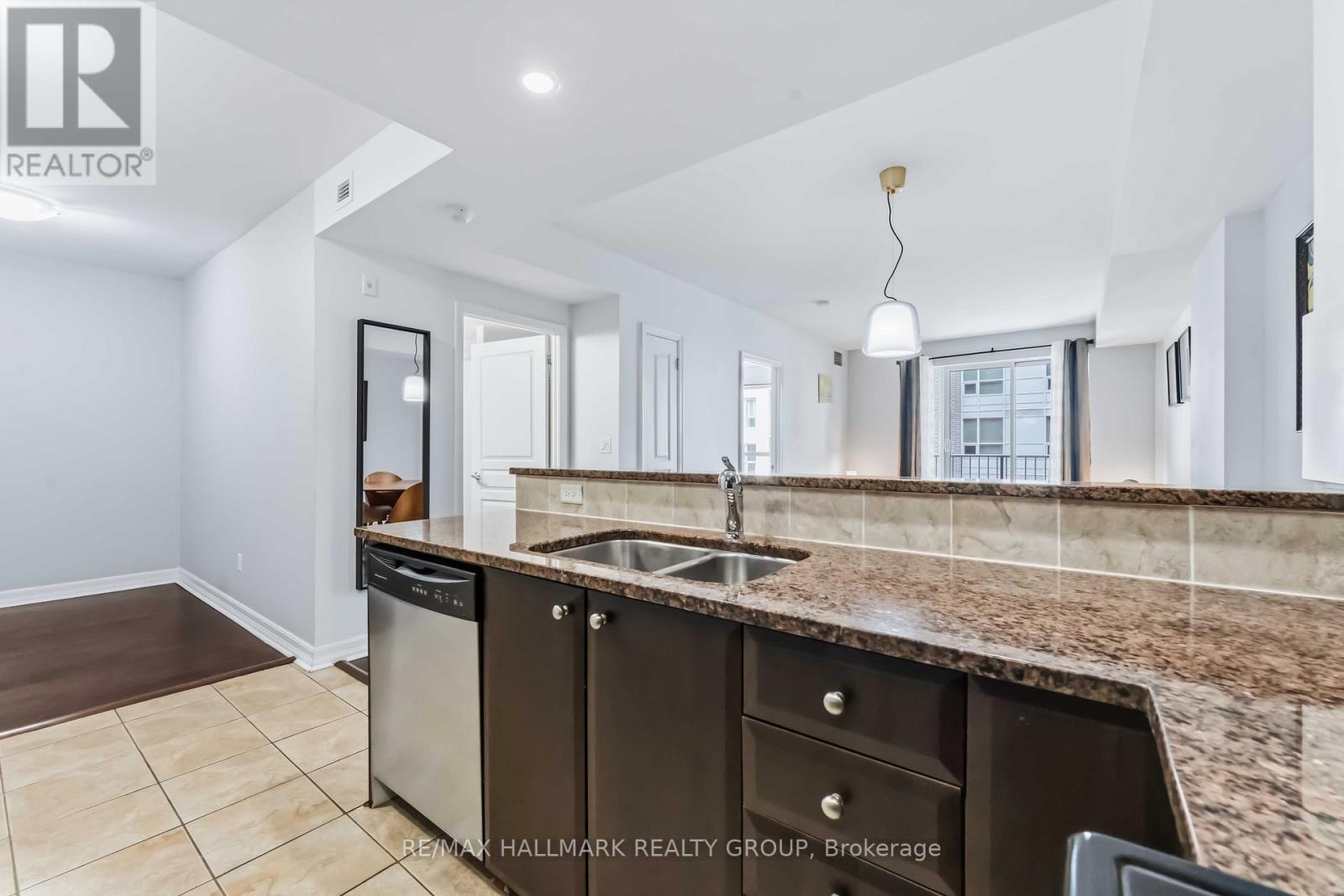 808 - 200 Besserer Street, Ottawa, Ontario  K1N 0A7 - Photo 15 - X12909786