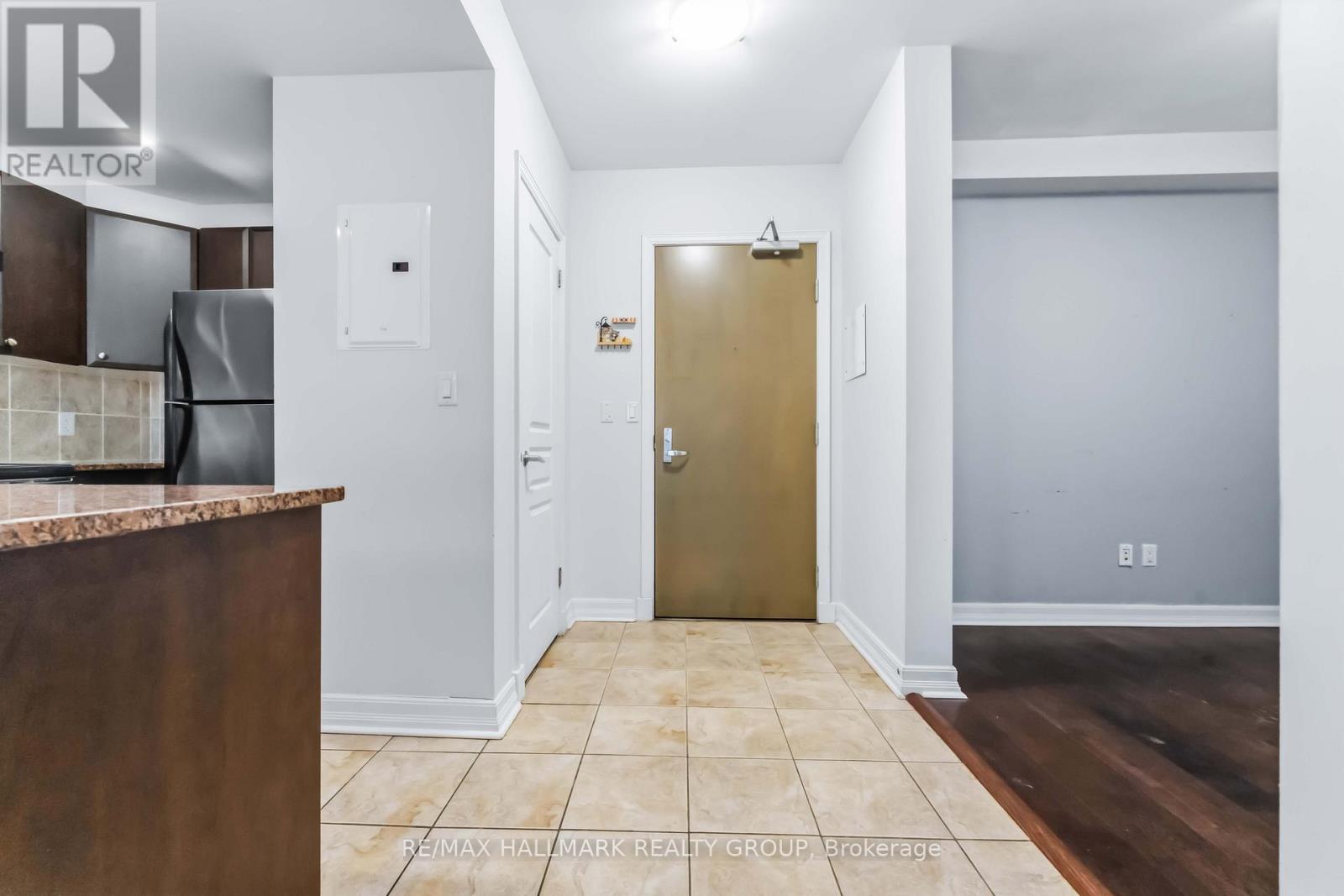 808 - 200 Besserer Street, Ottawa, Ontario  K1N 0A7 - Photo 5 - X12909786