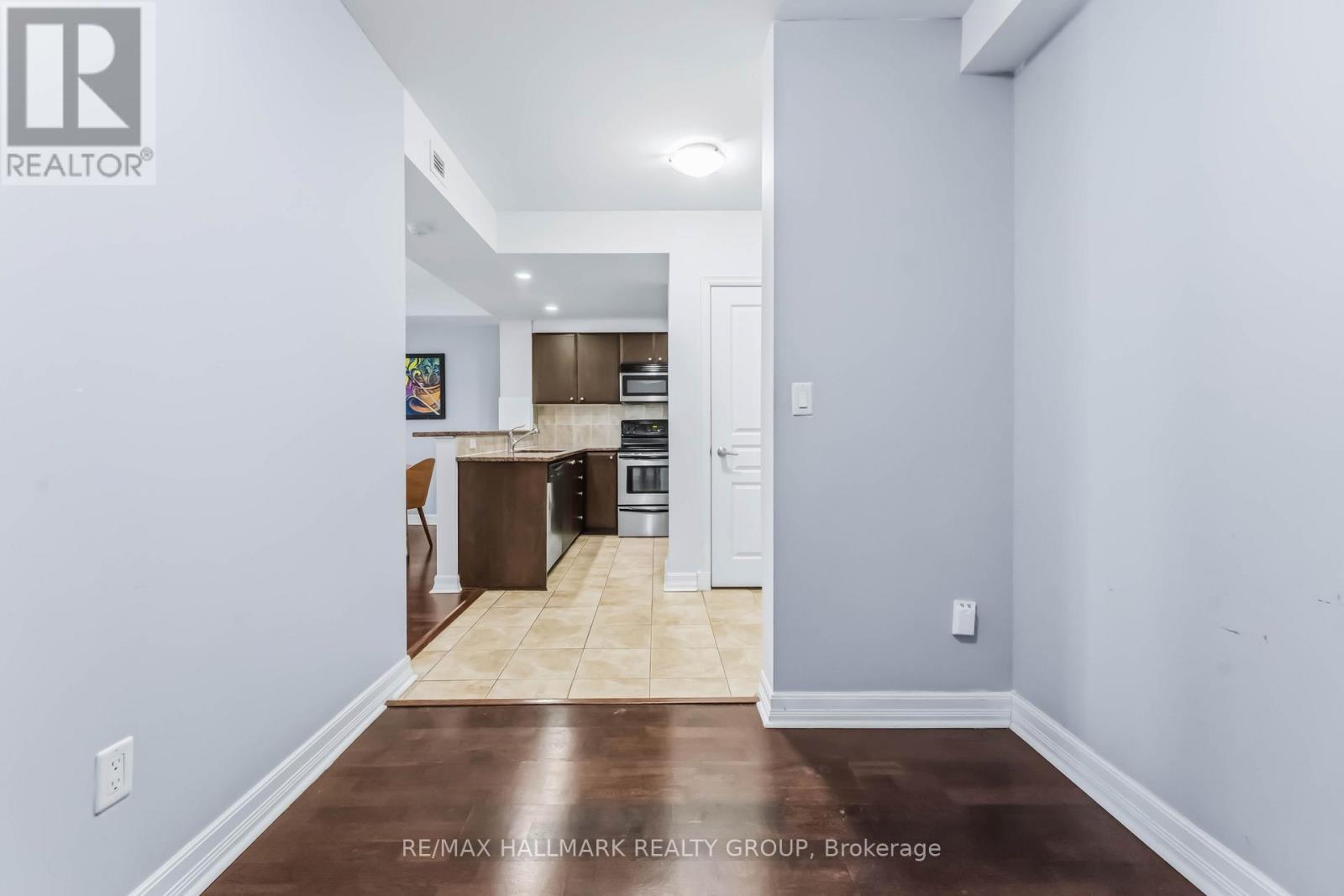 808 - 200 Besserer Street, Ottawa, Ontario  K1N 0A7 - Photo 8 - X12909786