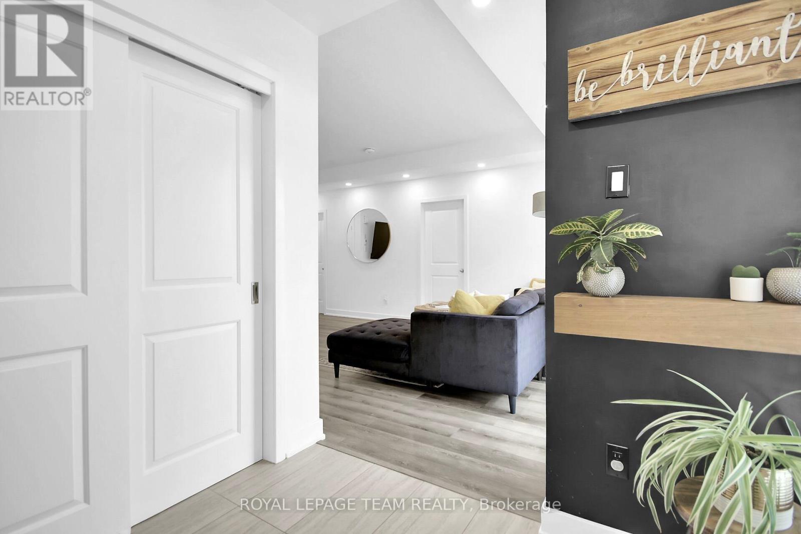 H - 300 Tulum Crescent, Ottawa, Ontario  K2S 2Y4 - Photo 5 - X12909838