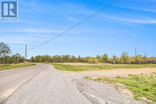 7 Mcdonell Crescent, Ottawa, Ontario  K0A 0X0 - Photo 4 - X12909864