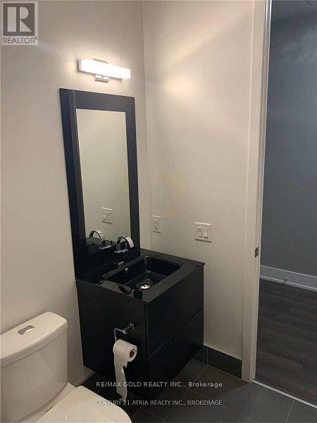 1426 - 111 St Clair Avenue W, Toronto (Yonge-St. Clair), Ontario  M4V 1N5 - Photo 10 - C12909634