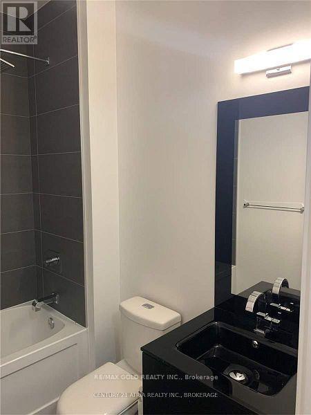 1426 - 111 St Clair Avenue W, Toronto (Yonge-St. Clair), Ontario  M4V 1N5 - Photo 11 - C12909634