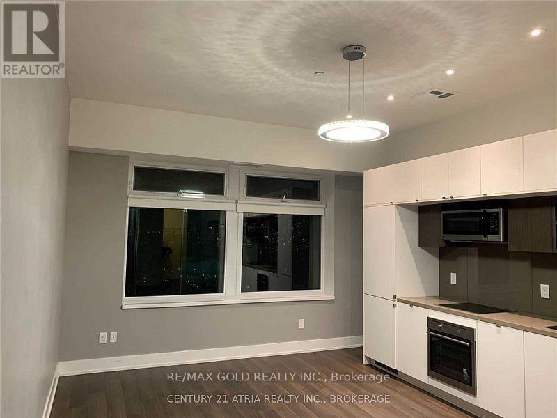 1426 - 111 St Clair Avenue W, Toronto (Yonge-St. Clair), Ontario  M4V 1N5 - Photo 12 - C12909634