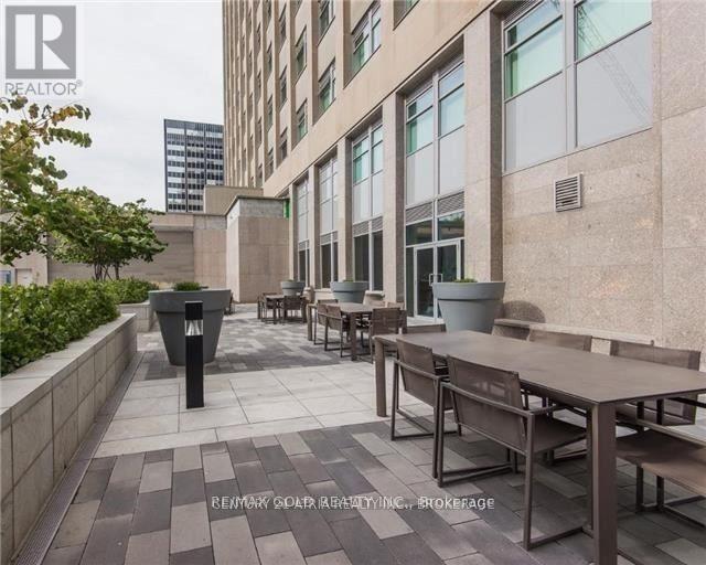 1426 - 111 St Clair Avenue W, Toronto (Yonge-St. Clair), Ontario  M4V 1N5 - Photo 6 - C12909634
