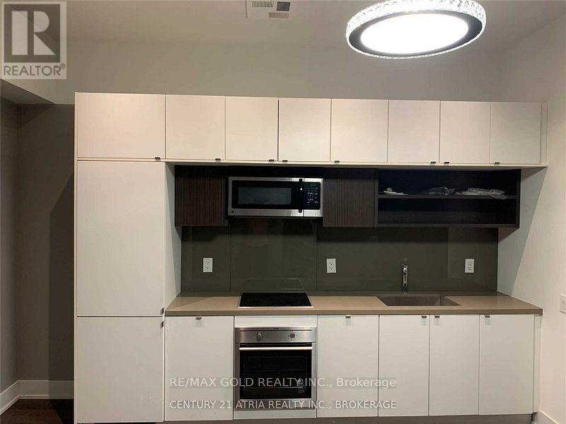 1426 - 111 St Clair Avenue W, Toronto (Yonge-St. Clair), Ontario  M4V 1N5 - Photo 8 - C12909634