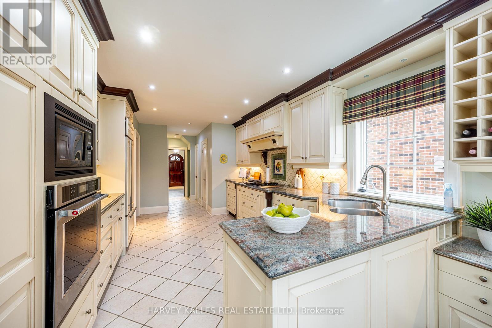 34 Tarlton Road, Toronto, Ontario  M5P 2M4 - Photo 13 - C12909662