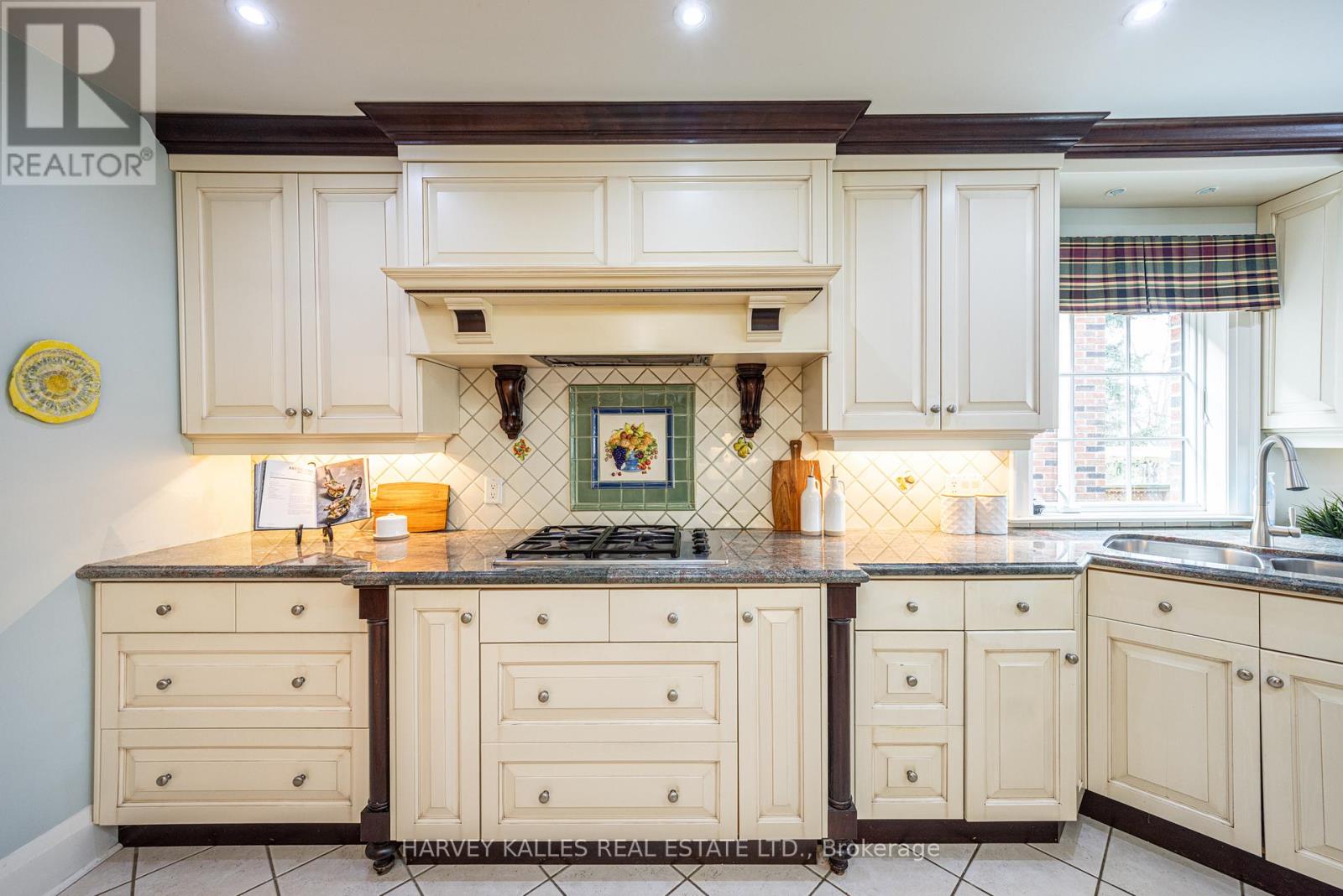 34 Tarlton Road, Toronto, Ontario  M5P 2M4 - Photo 14 - C12909662