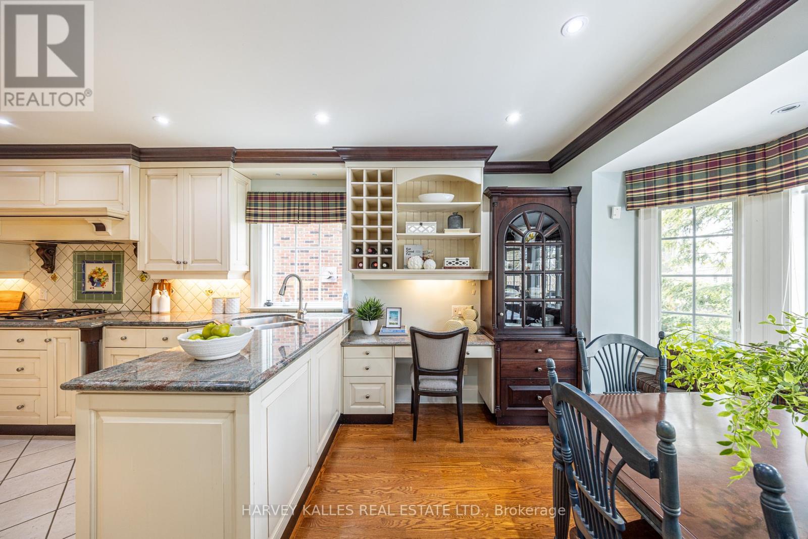 34 Tarlton Road, Toronto, Ontario  M5P 2M4 - Photo 16 - C12909662