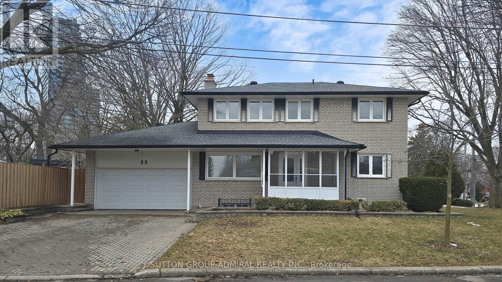 33 SILVERVIEW DRIVE, Toronto, Ontario
