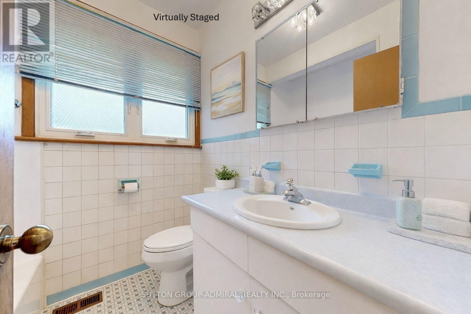 33 Silverview Drive, Toronto, Ontario  M2M 2B5 - Photo 13 - C12909688