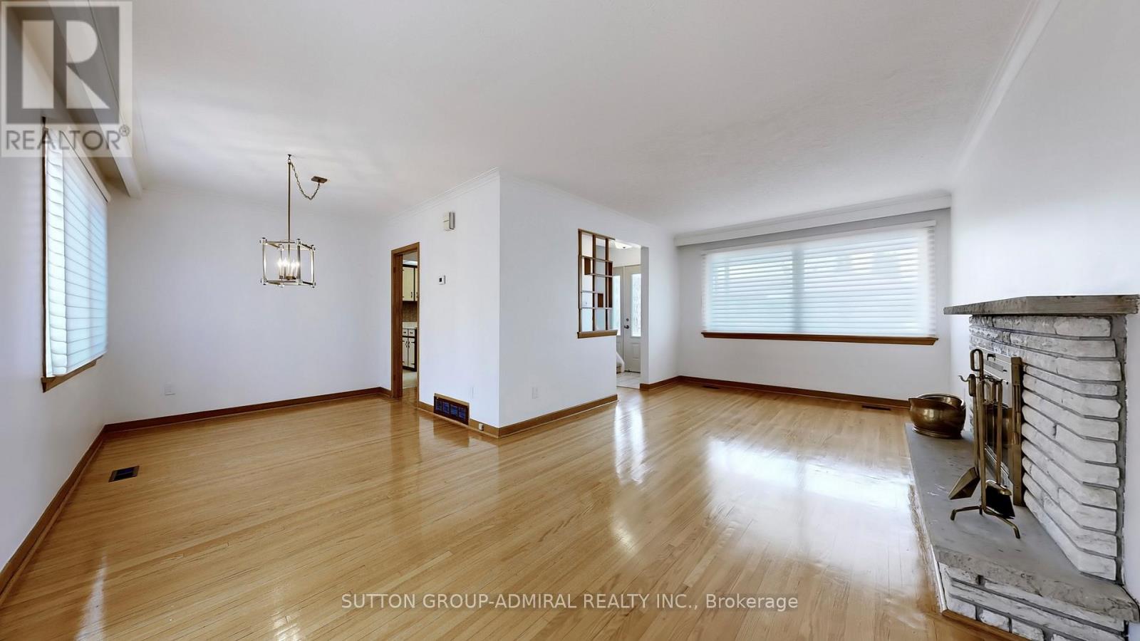 33 Silverview Drive, Toronto, Ontario  M2M 2B5 - Photo 17 - C12909688