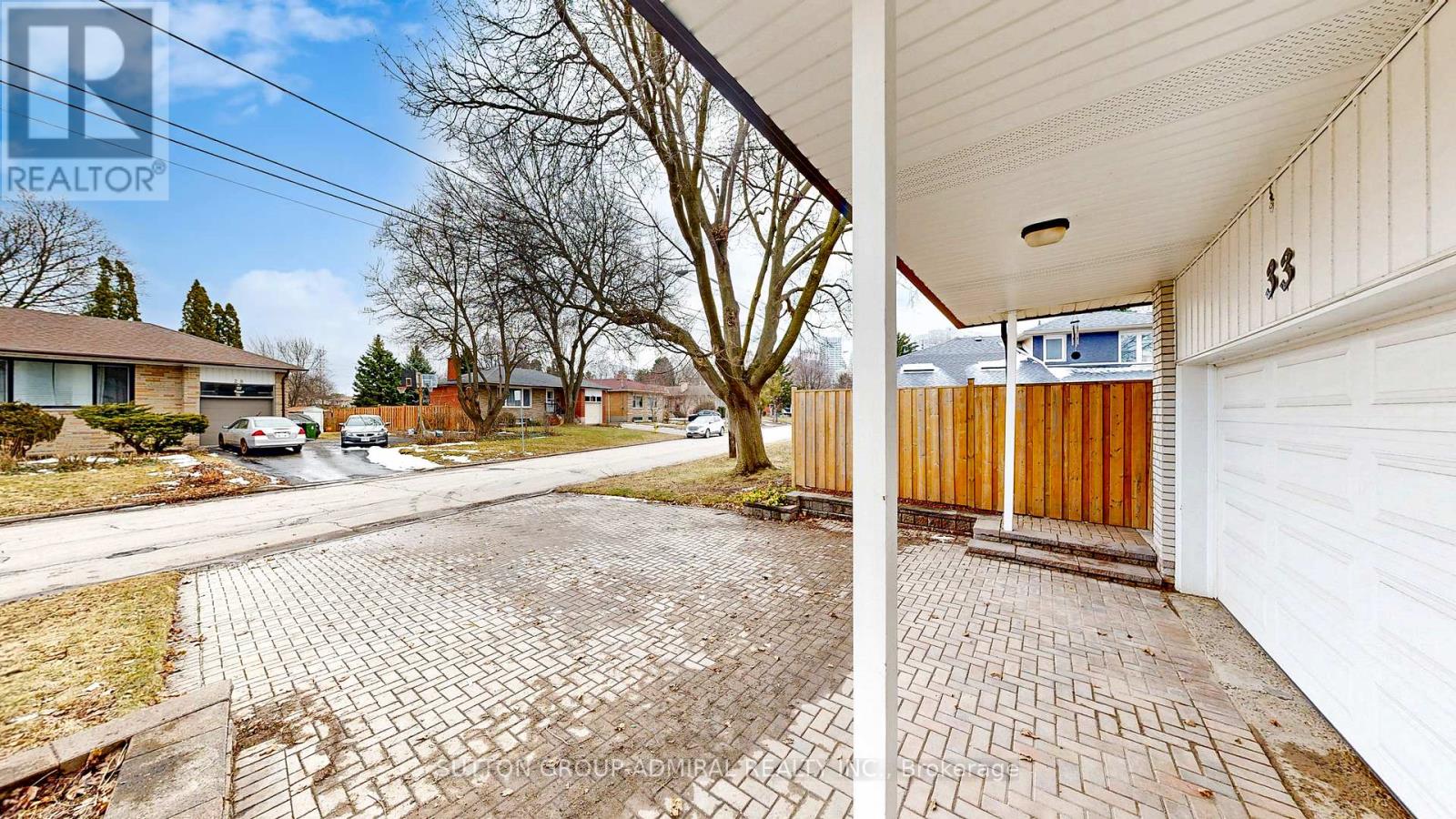 33 Silverview Drive, Toronto, Ontario  M2M 2B5 - Photo 2 - C12909688