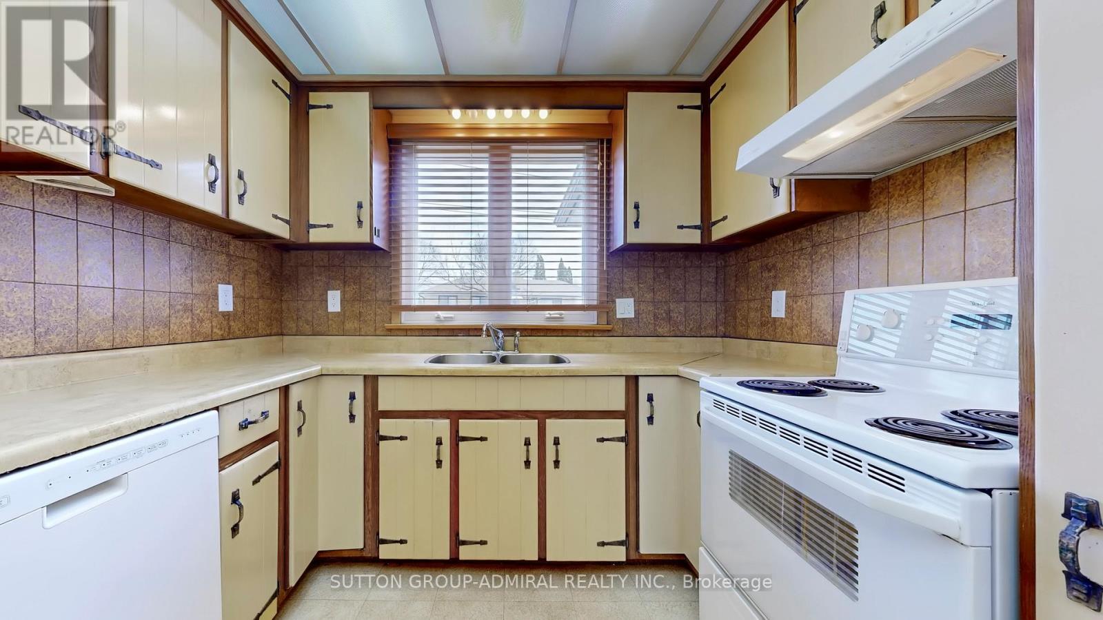 33 Silverview Drive, Toronto, Ontario  M2M 2B5 - Photo 25 - C12909688