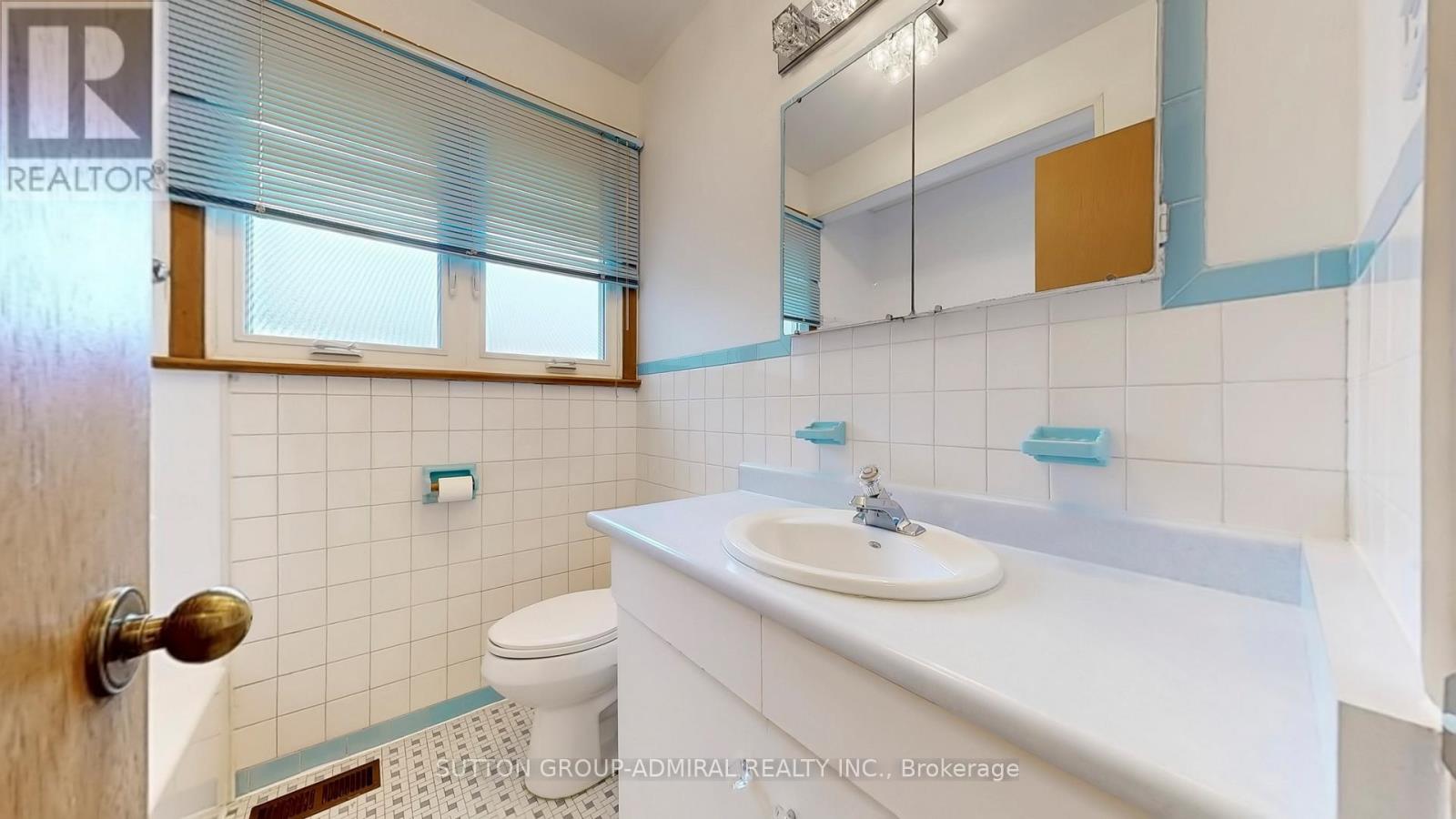 33 Silverview Drive, Toronto, Ontario  M2M 2B5 - Photo 41 - C12909688