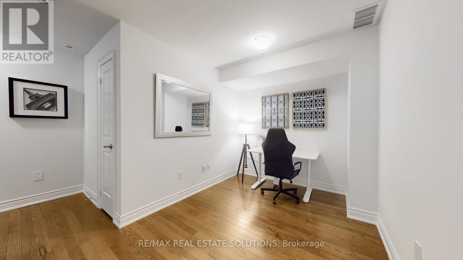 5 - 30 Hargrave Lane, Toronto, Ontario  M4N 0A4 - Photo 13 - C12909702