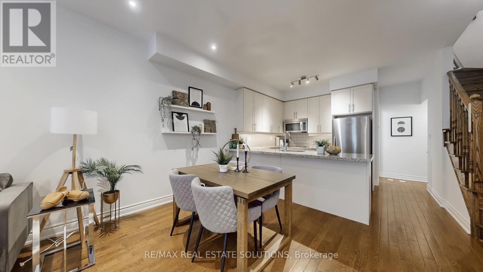 5 - 30 Hargrave Lane, Toronto, Ontario  M4N 0A4 - Photo 7 - C12909702