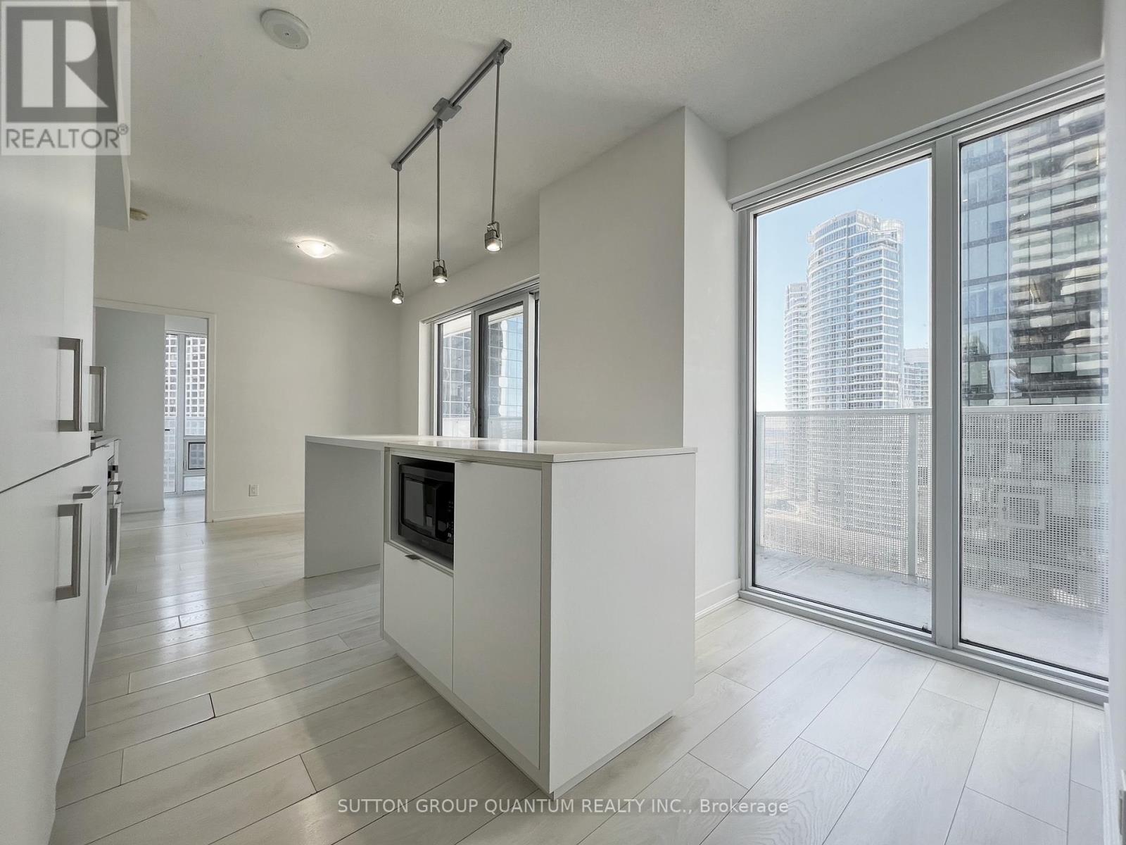 1510 - 88 Harbour Street, Toronto (Waterfront Communities), Ontario  M5J 0C3 - Photo 4 - C12909710