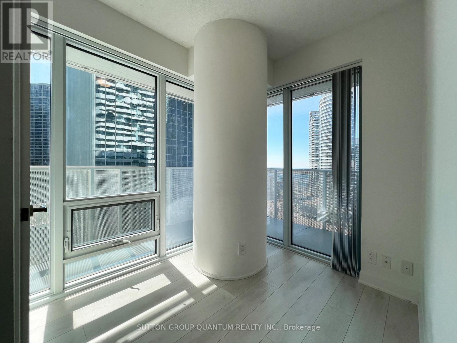 1510 - 88 Harbour Street, Toronto (Waterfront Communities), Ontario  M5J 0C3 - Photo 8 - C12909710