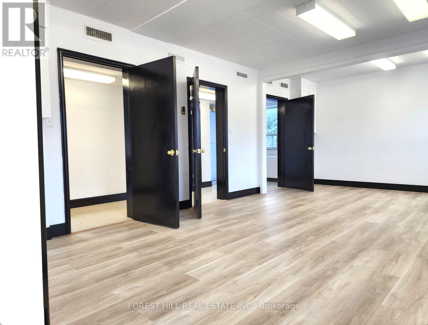 300 - 226 Bathurst Street, Toronto, Ontario  M5T 2R9 - Photo 5 - C12909750