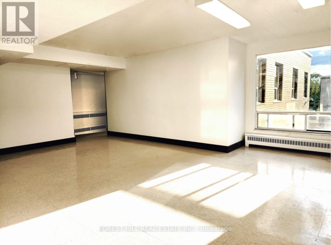 300 - 226 Bathurst Street, Toronto, Ontario  M5T 2R9 - Photo 9 - C12909750