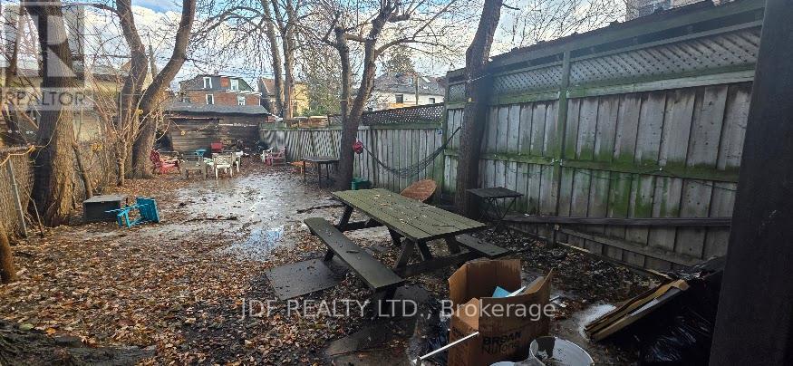 383 Lansdowne Avenue, Toronto, Ontario  M6H 3Y2 - Photo 2 - C12909846