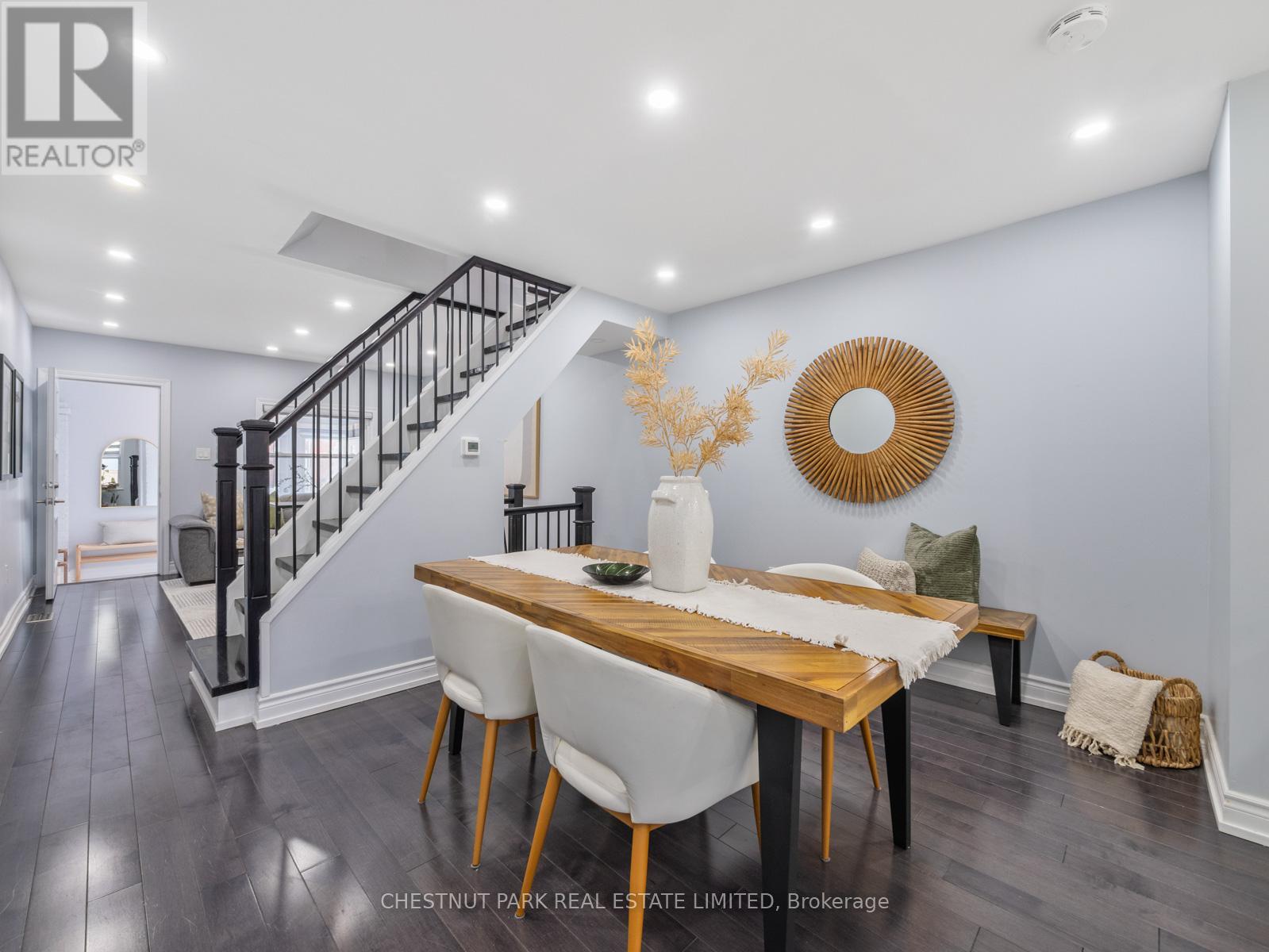 7 Weymouth Avenue, Toronto, Ontario  M4C 1R6 - Photo 11 - E12909856