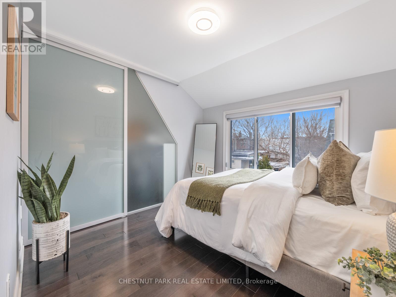 7 Weymouth Avenue, Toronto, Ontario  M4C 1R6 - Photo 20 - E12909856