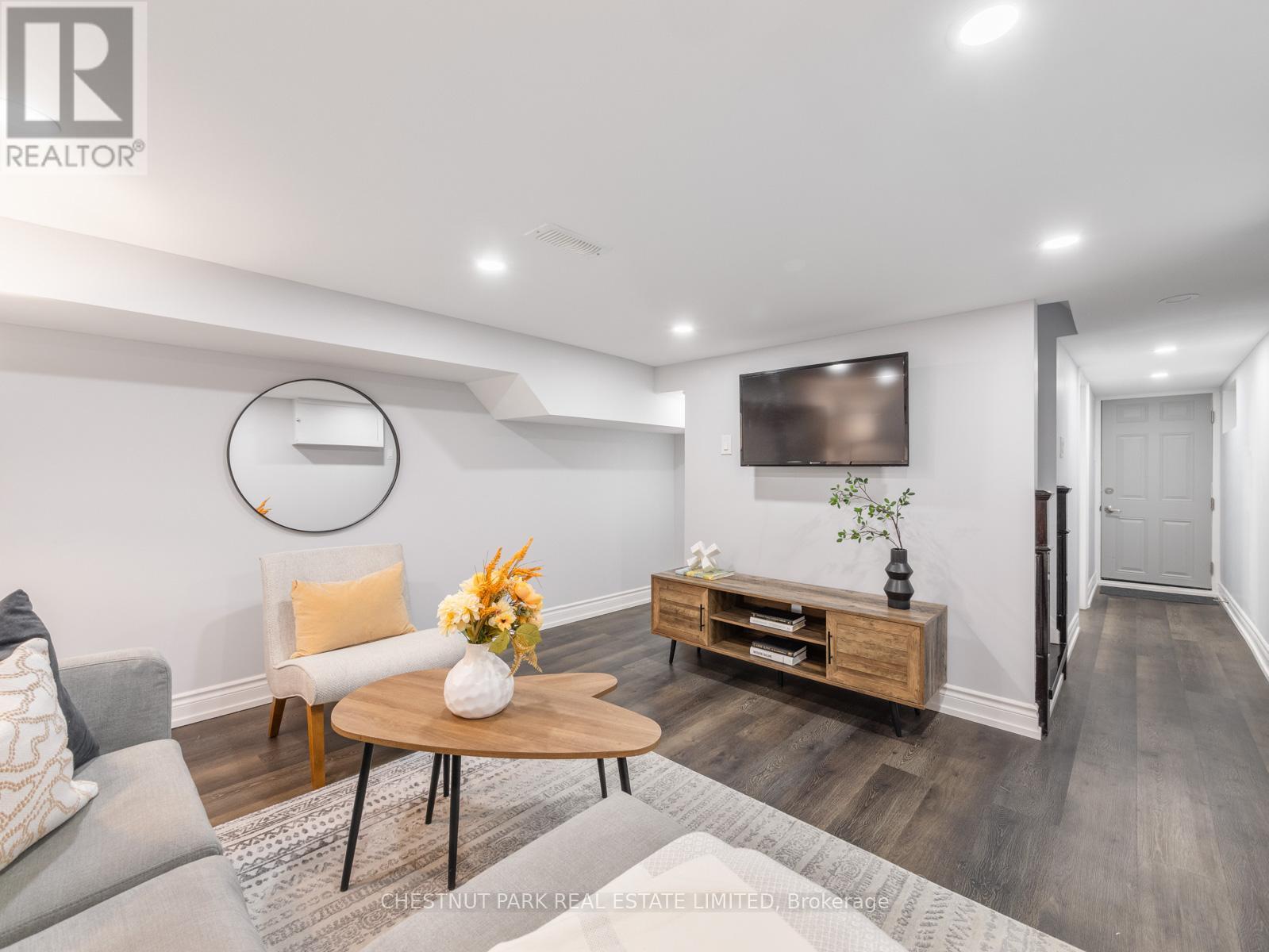 7 Weymouth Avenue, Toronto, Ontario  M4C 1R6 - Photo 27 - E12909856