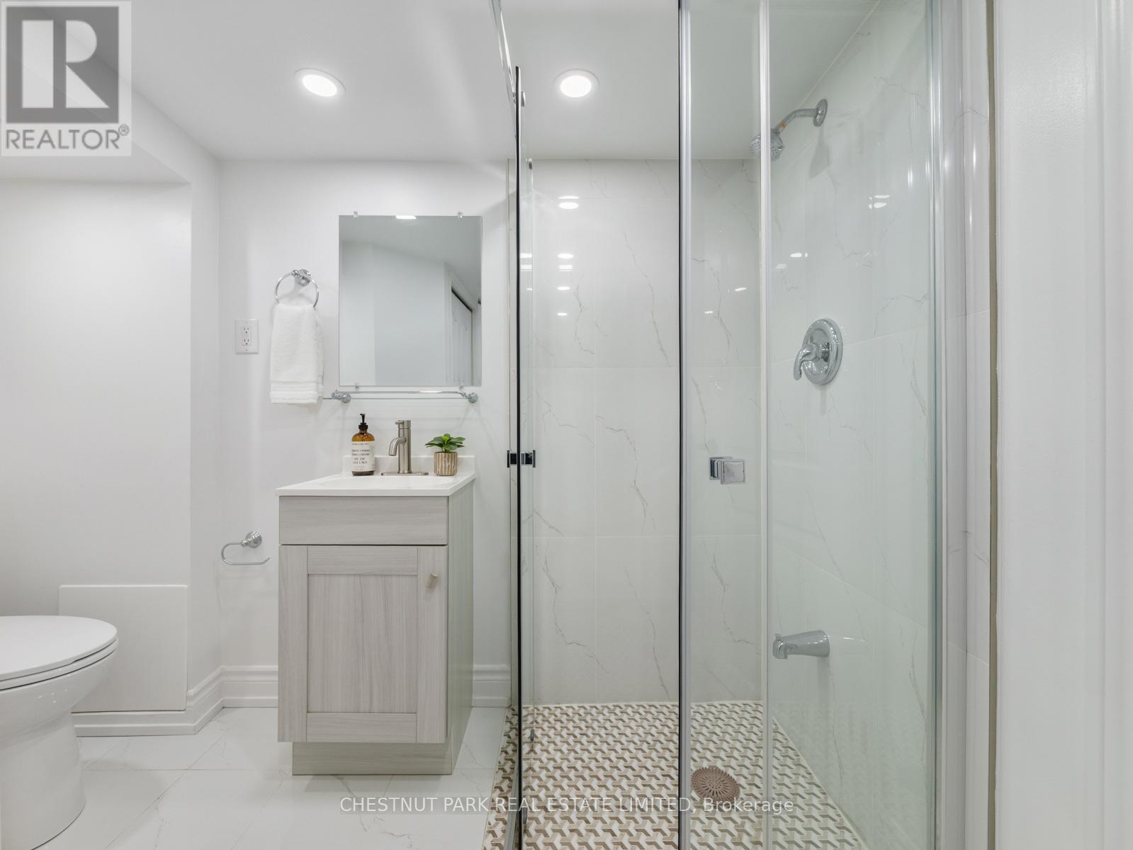 7 Weymouth Avenue, Toronto, Ontario  M4C 1R6 - Photo 31 - E12909856