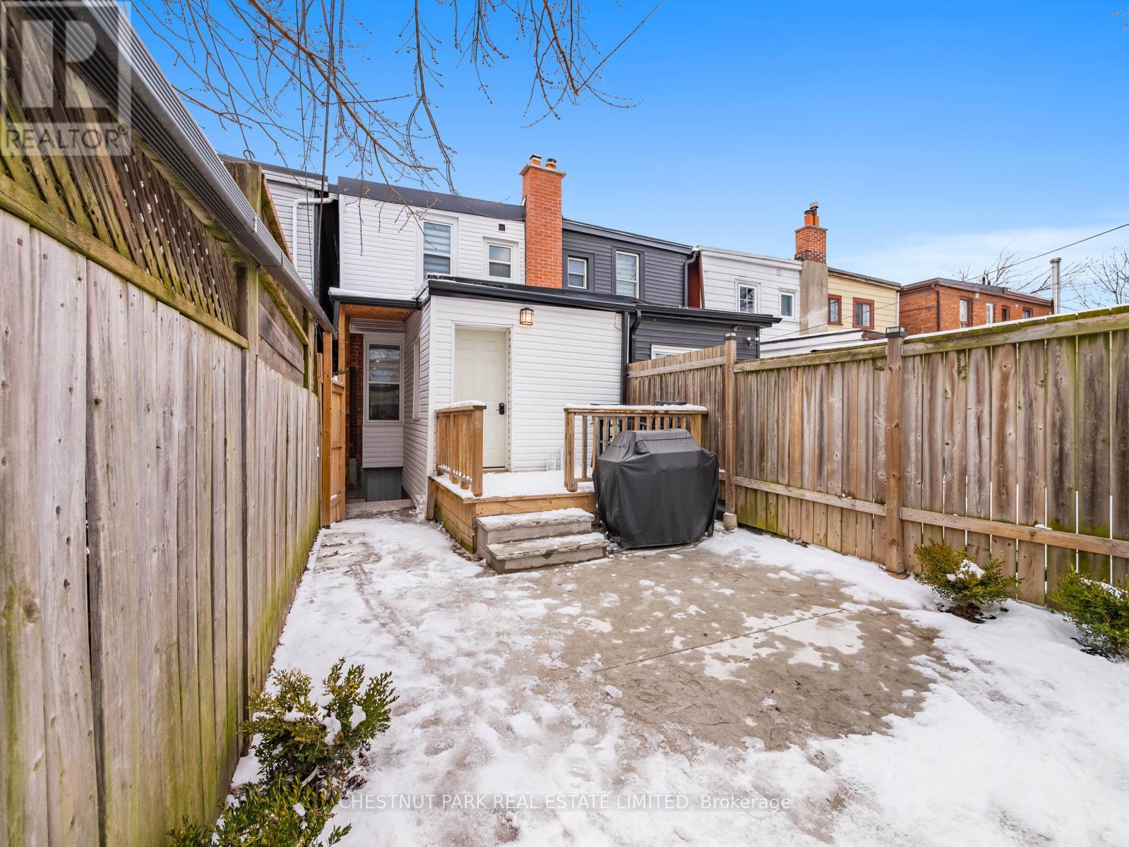 7 Weymouth Avenue, Toronto, Ontario  M4C 1R6 - Photo 33 - E12909856