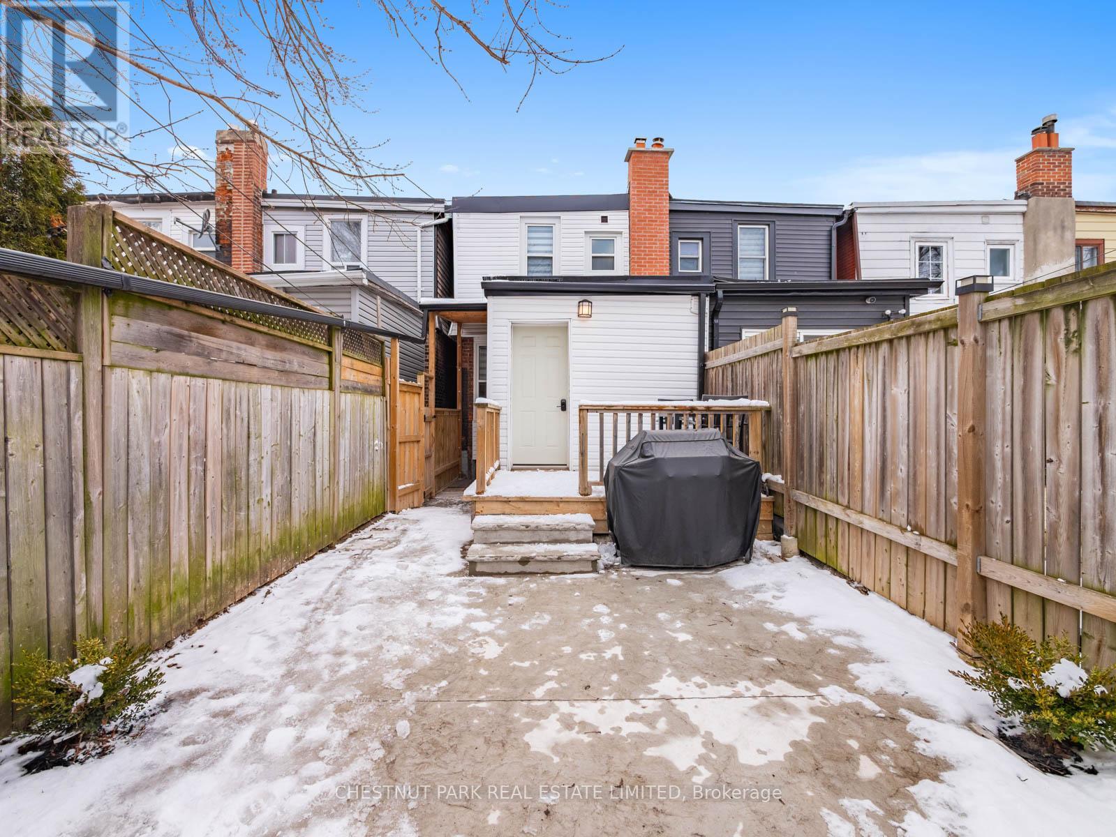 7 Weymouth Avenue, Toronto, Ontario  M4C 1R6 - Photo 34 - E12909856