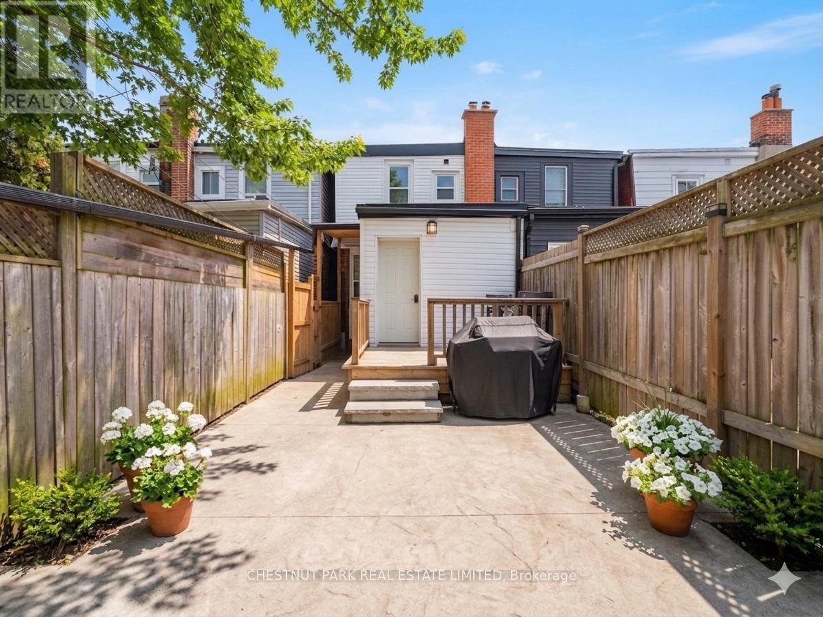 7 Weymouth Avenue, Toronto, Ontario  M4C 1R6 - Photo 35 - E12909856