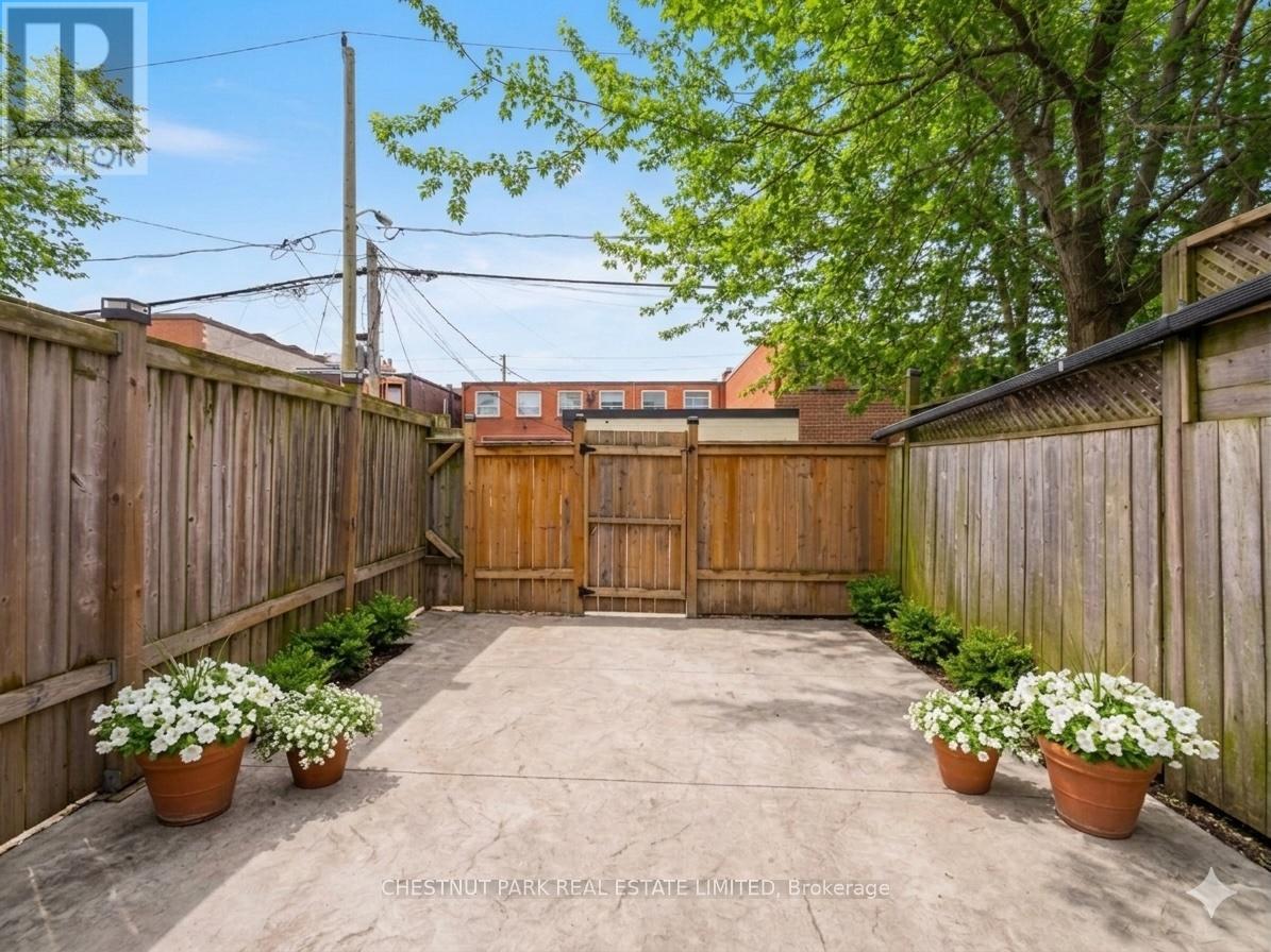 7 Weymouth Avenue, Toronto, Ontario  M4C 1R6 - Photo 37 - E12909856