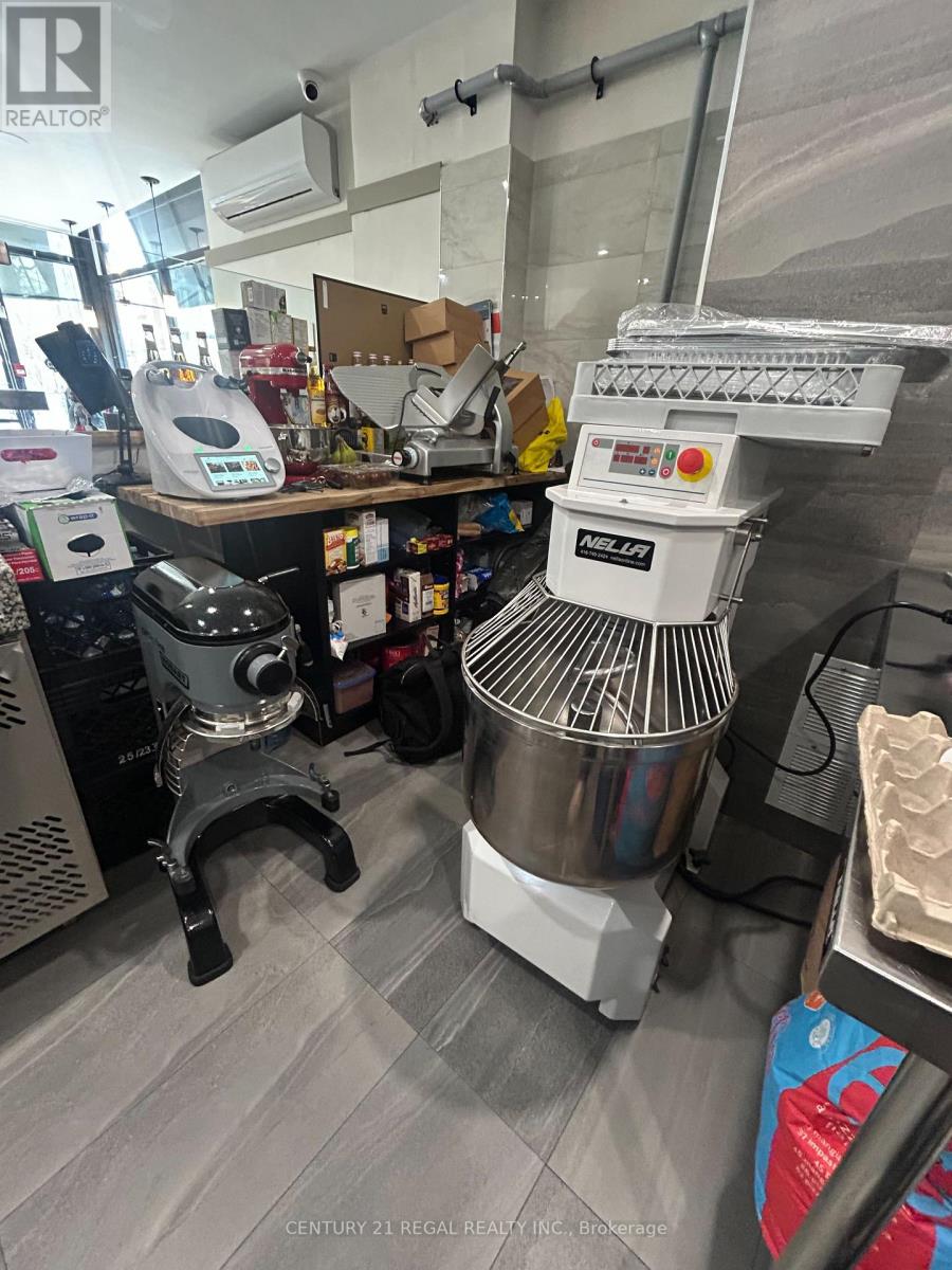 2377 Queen Street E, Toronto (The Beaches), Ontario  M4E 1H2 - Photo 7 - E12909918