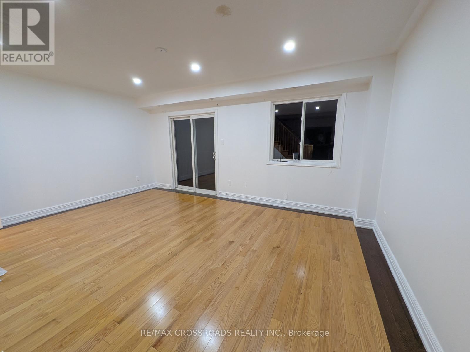 21 Wilkes Crescent, Toronto, Ontario  M1L 0B3 - Photo 7 - E12810554