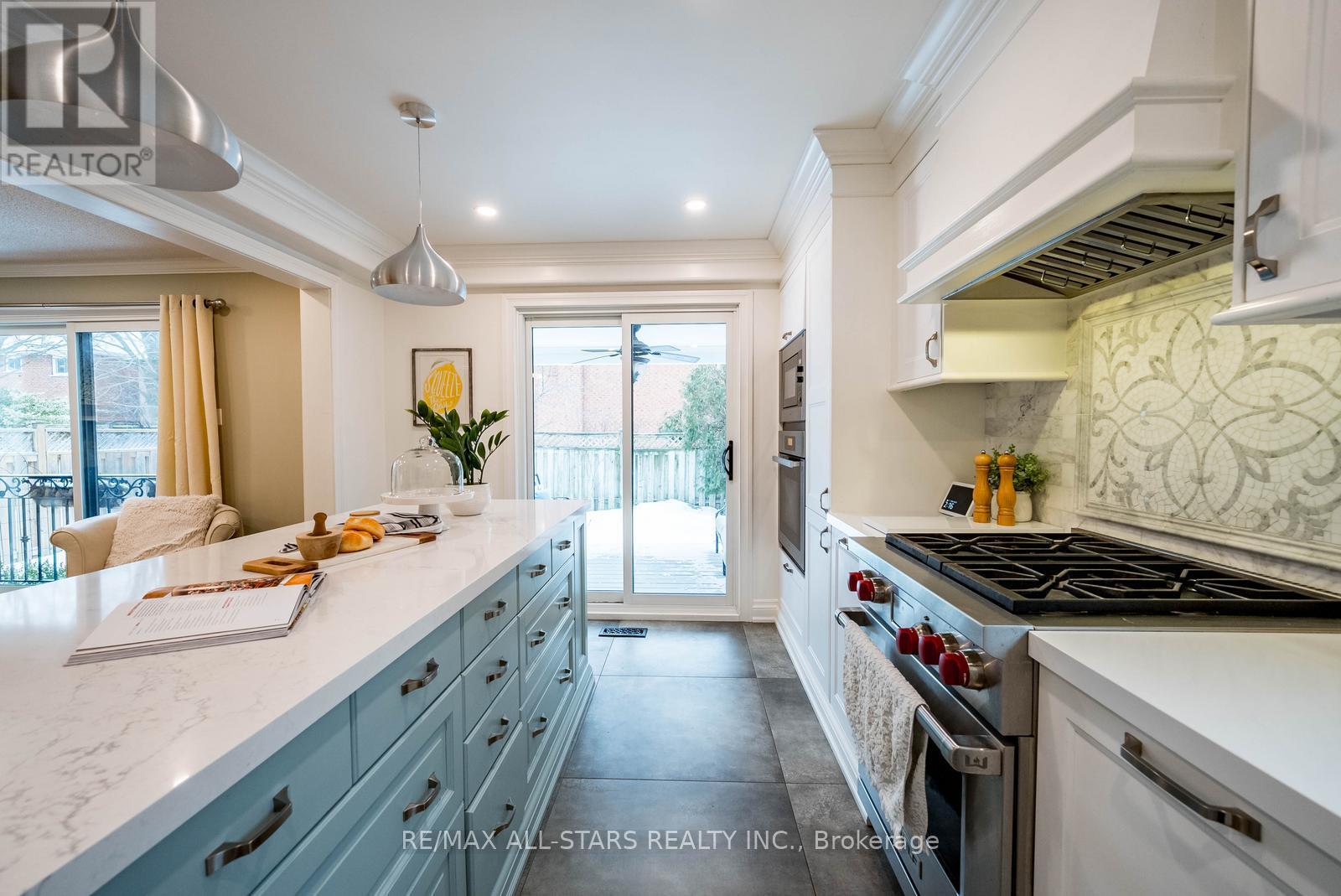 1 Alderwood Street, Whitchurch-Stouffville, Ontario  L4A 5C9 - Photo 15 - N12909668