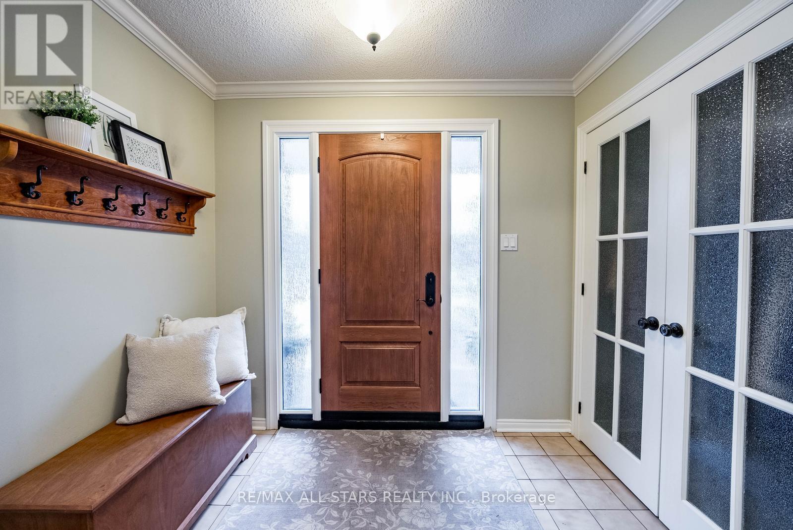 1 Alderwood Street, Whitchurch-Stouffville, Ontario  L4A 5C9 - Photo 6 - N12909668