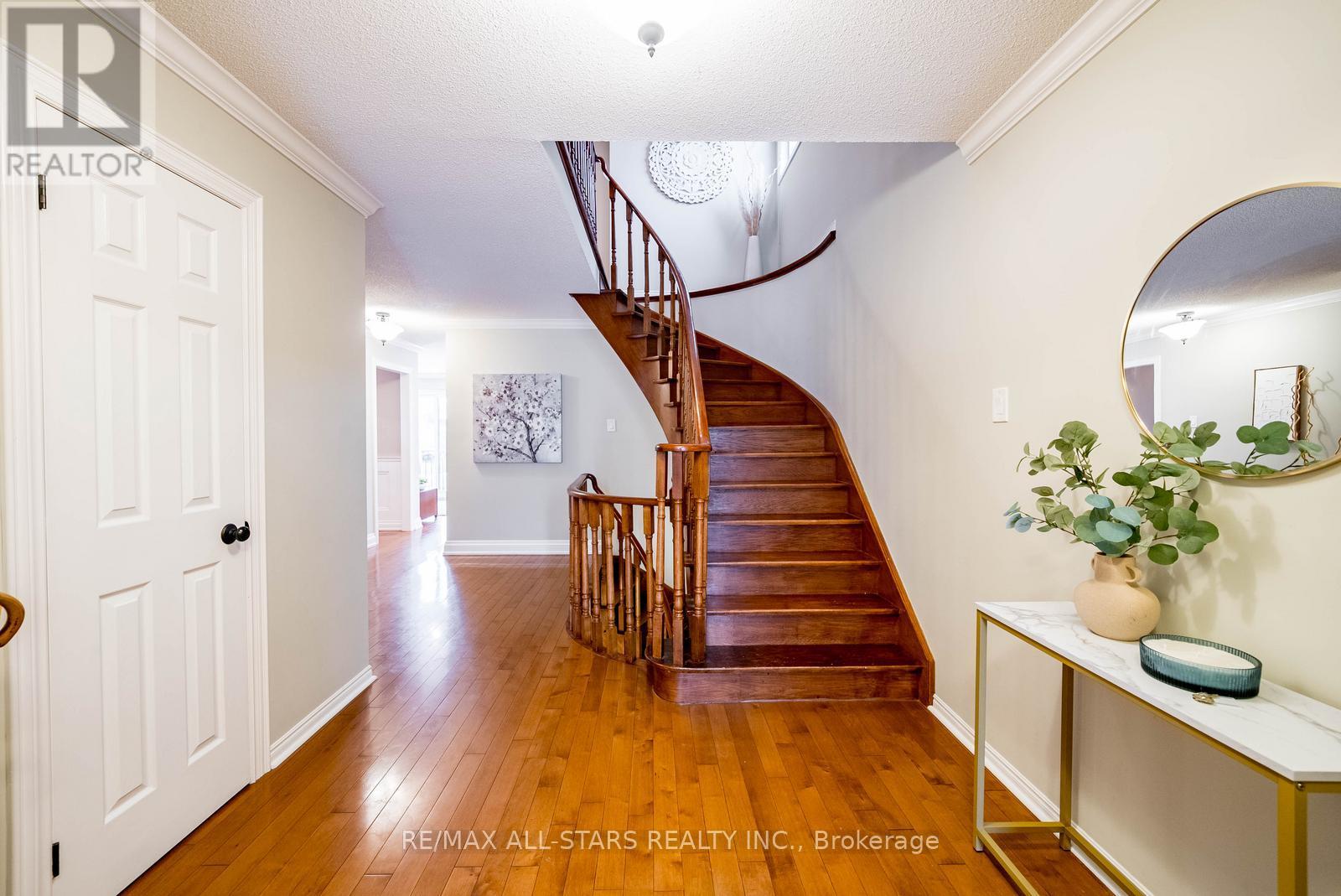 1 Alderwood Street, Whitchurch-Stouffville, Ontario  L4A 5C9 - Photo 7 - N12909668