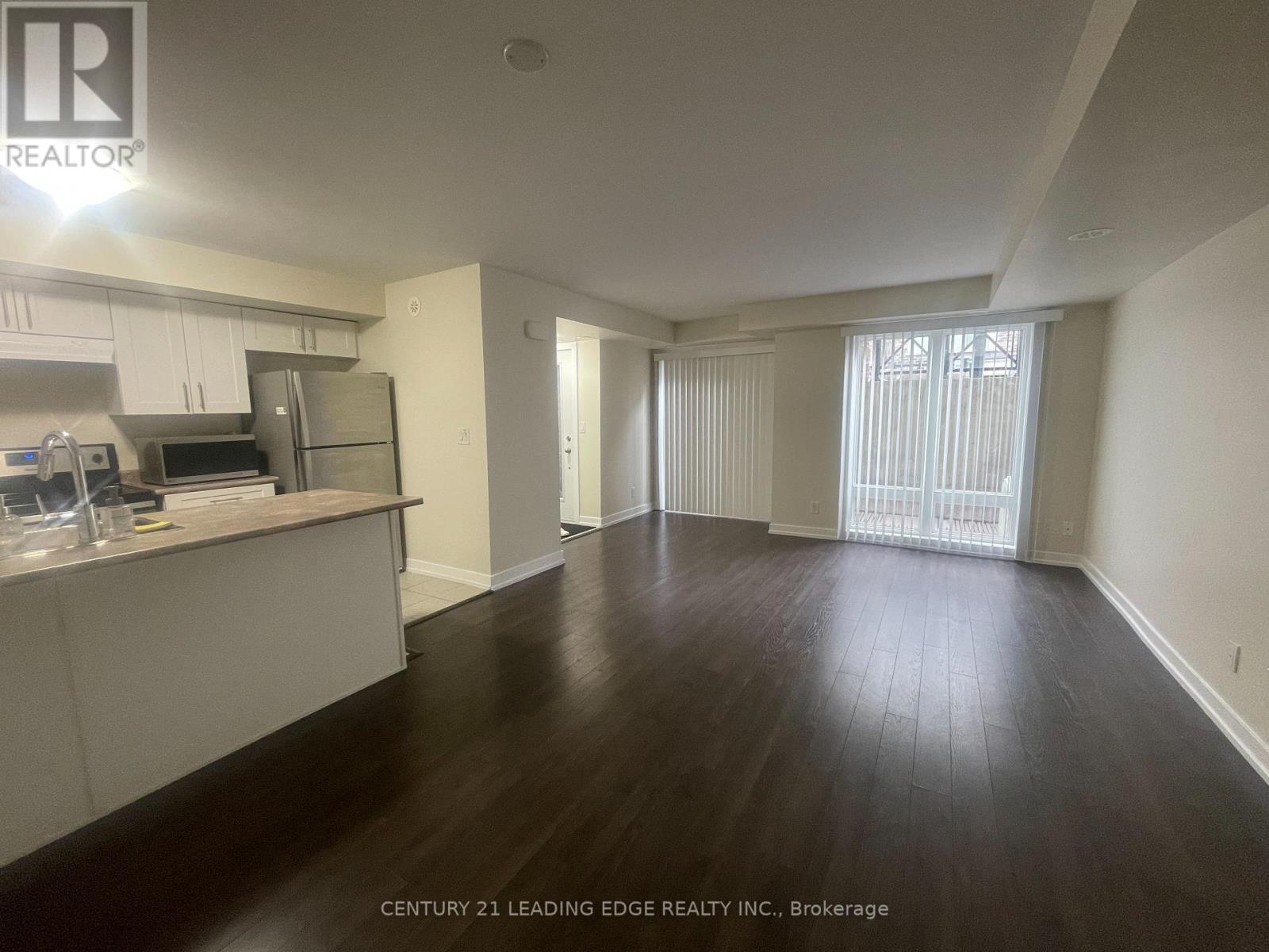 217 - 10 Dunsheath Way, Markham, Ontario  L6B 1N3 - Photo 3 - N12909728