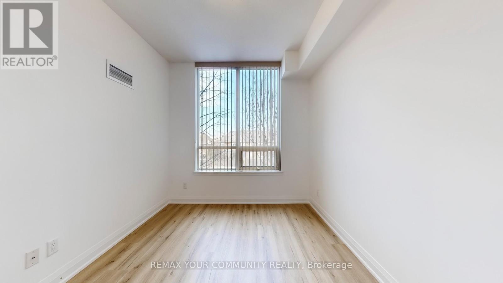 212 - 95 North Park Road, Vaughan, Ontario  L4J 0J1 - Photo 12 - N12909734