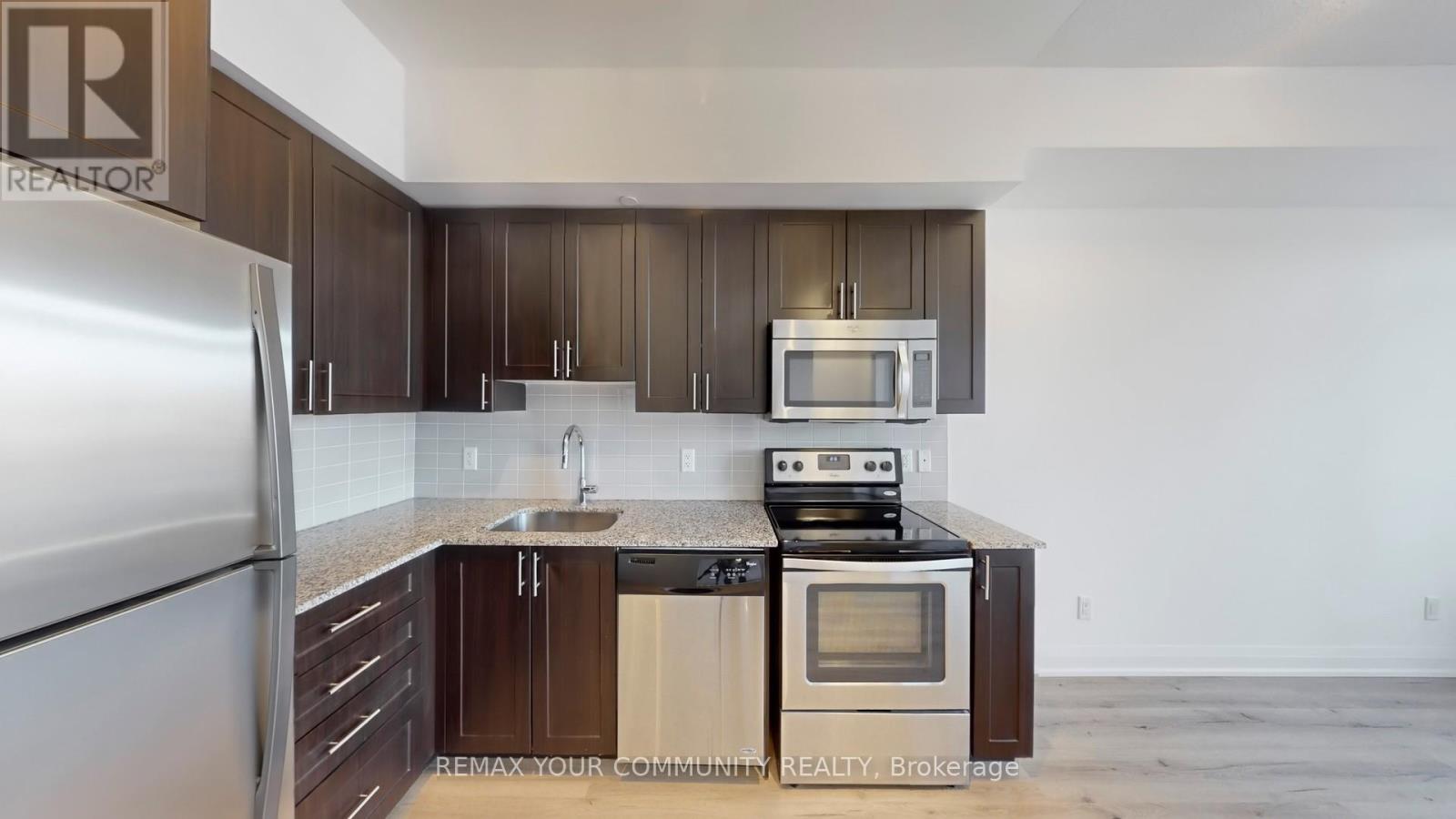 212 - 95 North Park Road, Vaughan, Ontario  L4J 0J1 - Photo 7 - N12909734