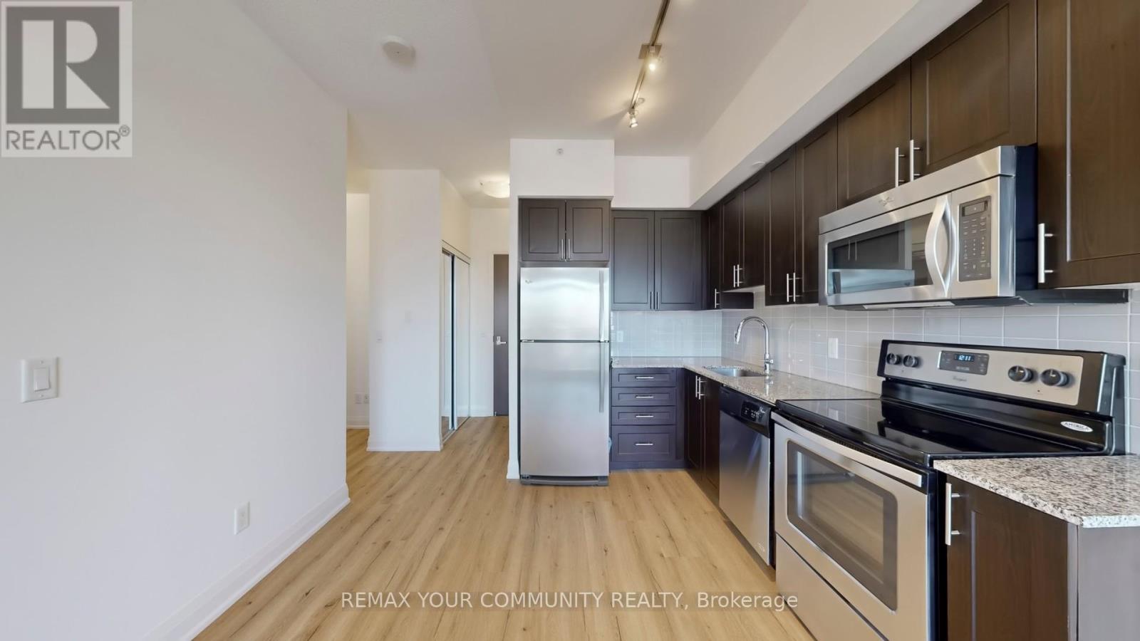 212 - 95 North Park Road, Vaughan, Ontario  L4J 0J1 - Photo 9 - N12909734