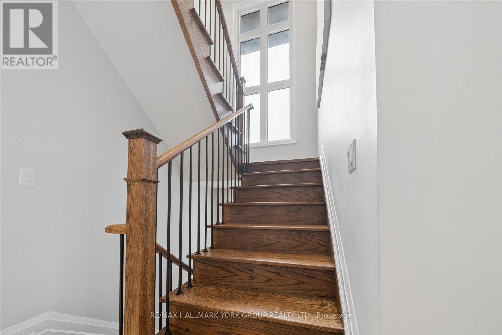 220 Pine Beach Drive, Georgina, Ontario  L4P 2V5 - Photo 17 - N12909798