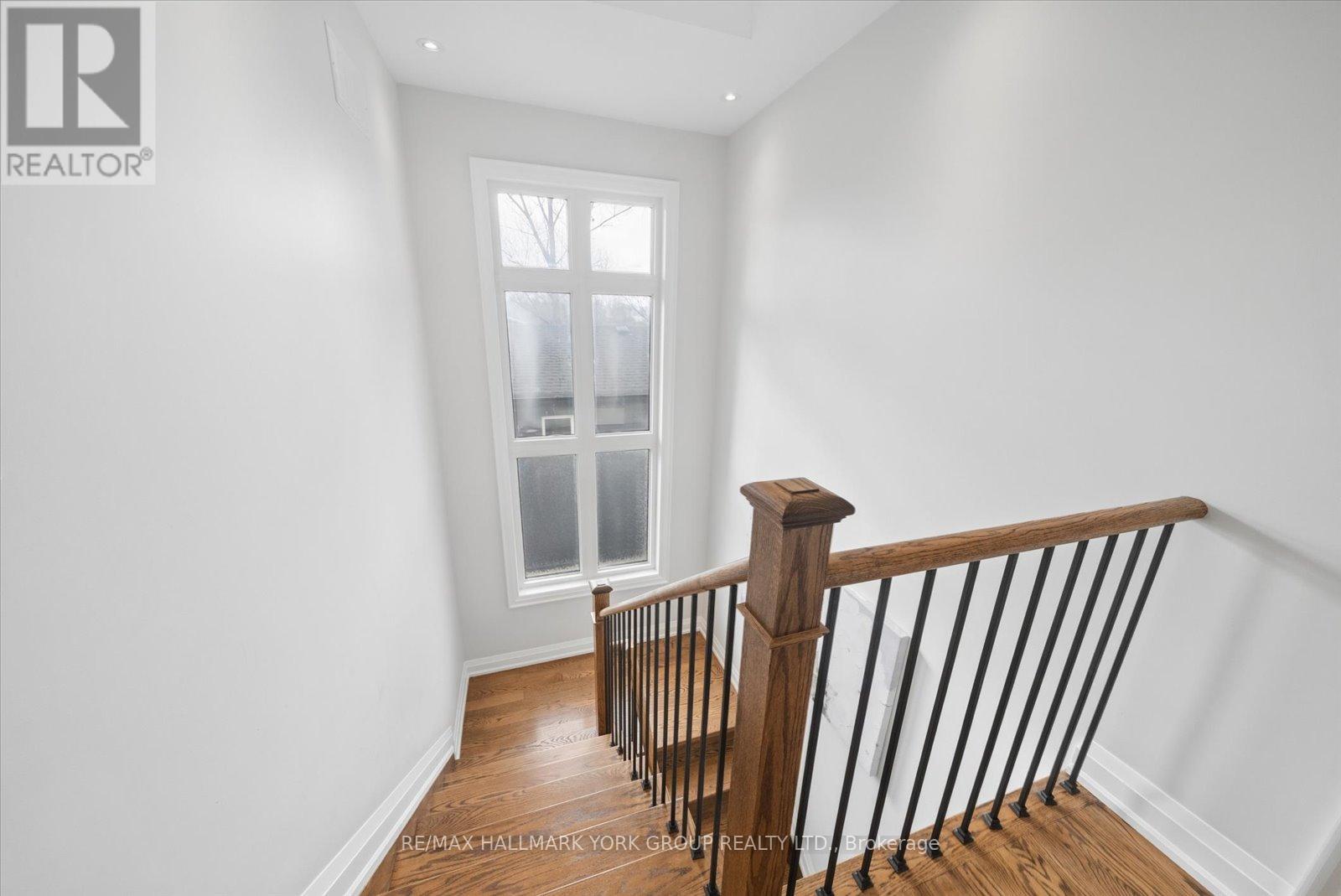 220 Pine Beach Drive, Georgina, Ontario  L4P 2V5 - Photo 18 - N12909798