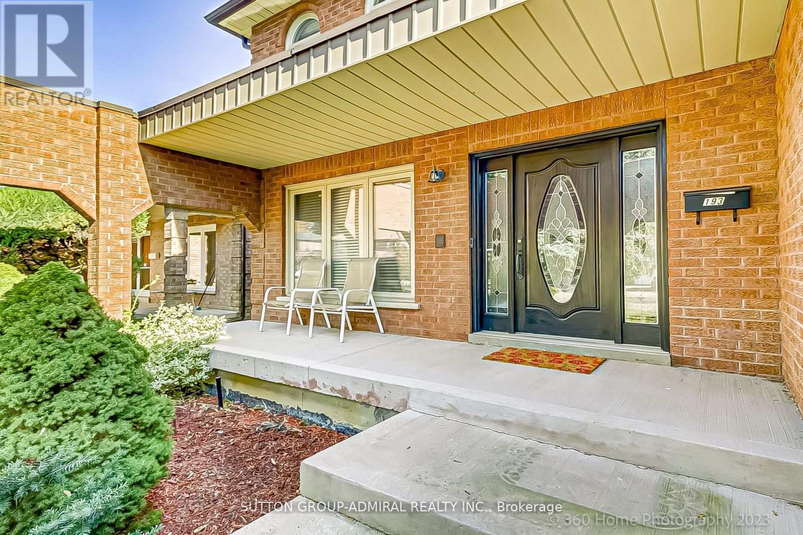 193 Wigwoss Drive, Vaughan, Ontario L4L 4A7 - Photo 3 - N12909806