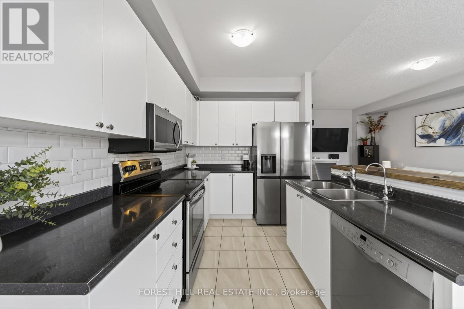 37 Greenwood Drive, Essa, Ontario  L3W 0N5 - Photo 11 - N12909876